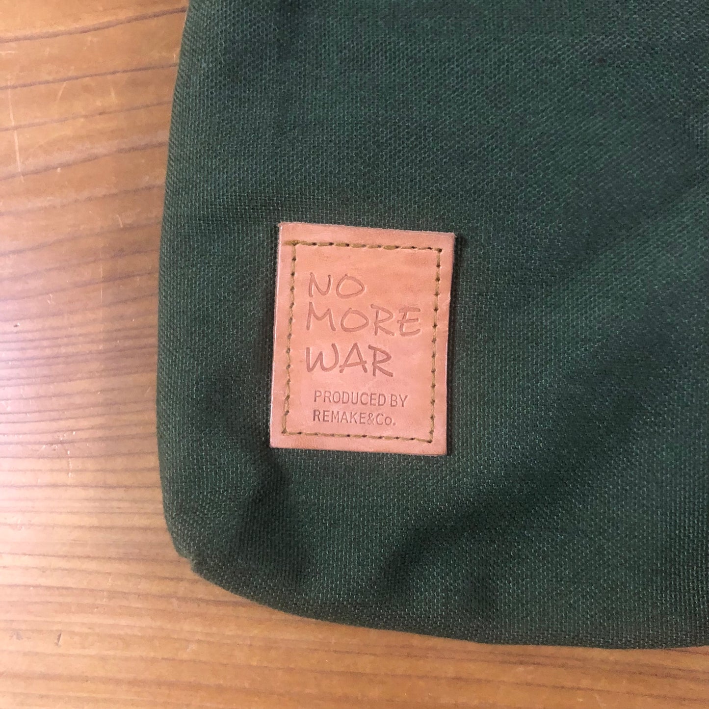 NO MORE WAR ノーモアウォー ミリタリースマホショルダー REB003